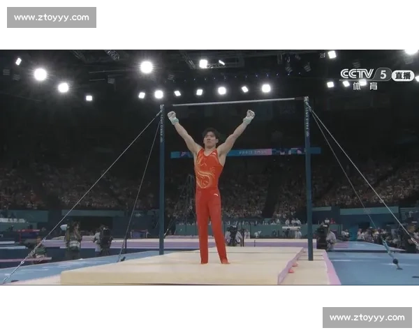 张博恒社媒晒银：路灯下的路，通向新周期