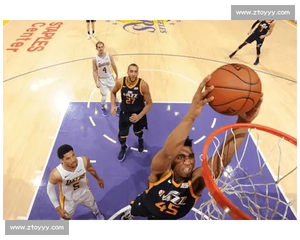 马刺队迎战爵士队 争夺季后赛席位的关键对决